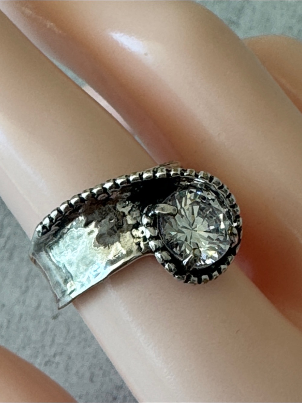 Noa Zuman Israel Hammered Sterling Silver Ring with Clear CZ stone Sz.8